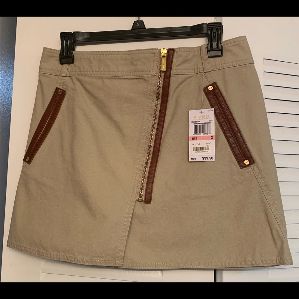 Size 2 Michael Kors skirt with tags brand new.